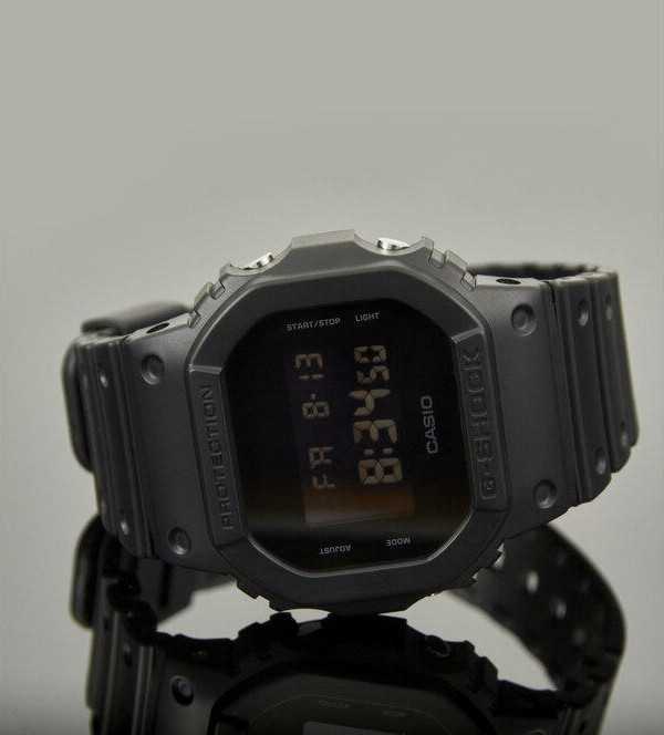 Наручные часы dw-5600bb-1dr